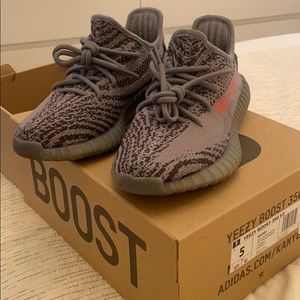 Yeezy boost beluga size 5! Only worn twice!